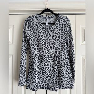 NWT Latched Mama Long-sleeve Nursing Top Size Large